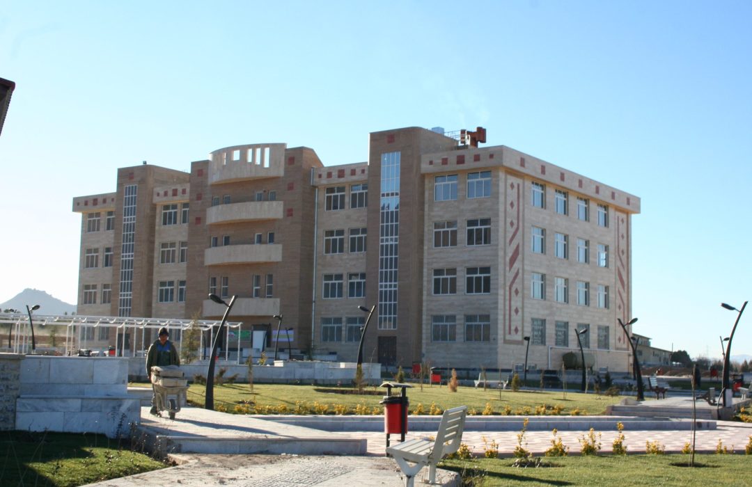 ساختمان آموزشی 1006 دانشگاه آزاد اسلامی واحد مبارکه